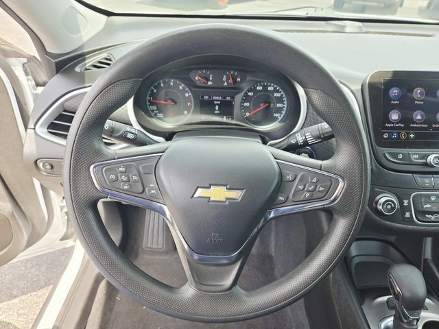 Chevrolet Malibu Vehicle Full-screen Gallery Image 15