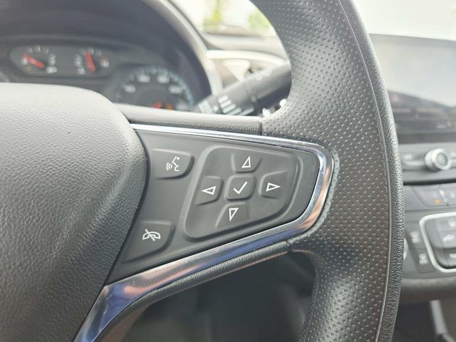 Chevrolet Malibu Vehicle Full-screen Gallery Image 17