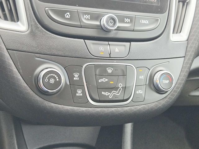 Chevrolet Malibu Vehicle Full-screen Gallery Image 23