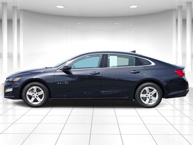 Chevrolet Malibu Vehicle Full-screen Gallery Image 02