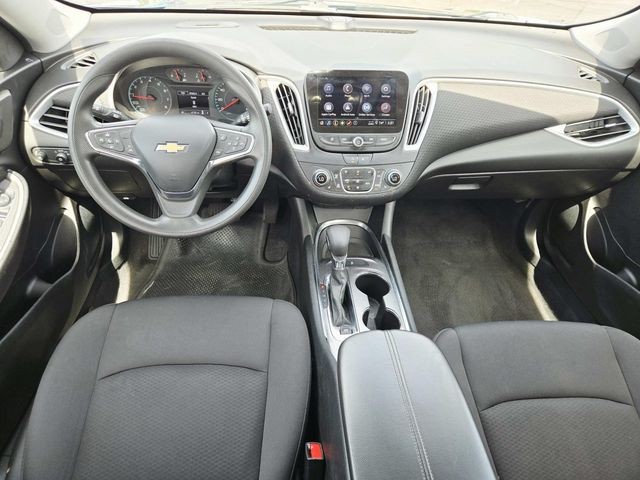 Chevrolet Malibu Vehicle Full-screen Gallery Image 06