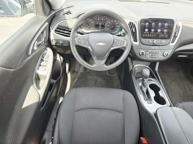 Chevrolet Malibu Vehicle Full-screen Gallery Image 07