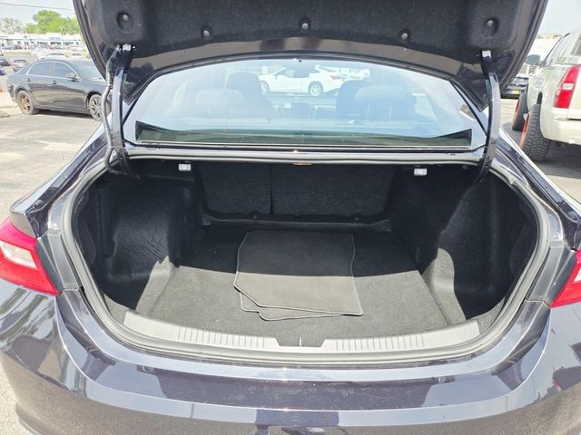Chevrolet Malibu Vehicle Full-screen Gallery Image 10