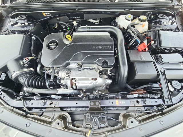 Chevrolet Malibu Vehicle Full-screen Gallery Image 14