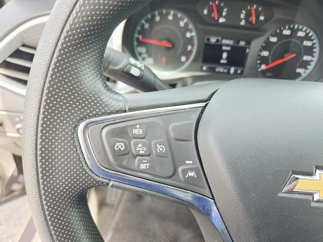 Chevrolet Malibu Vehicle Full-screen Gallery Image 16