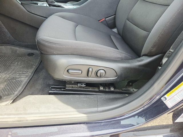 Chevrolet Malibu Vehicle Full-screen Gallery Image 31
