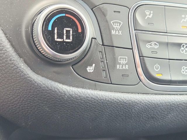 Chevrolet Equinox Vehicle Full-screen Gallery Image 24