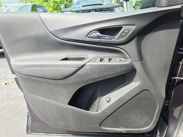 Chevrolet Equinox Vehicle Full-screen Gallery Image 30