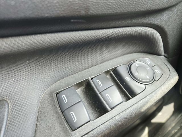 Chevrolet Equinox Vehicle Full-screen Gallery Image 31