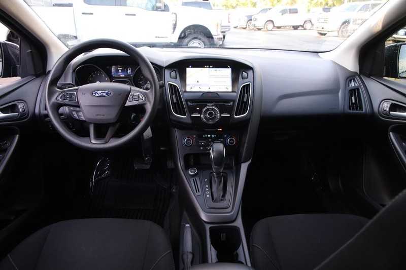 Ford Focus Vehicle Image 21