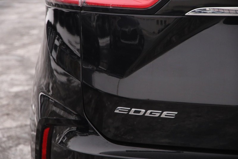 Ford Edge Vehicle Image 08