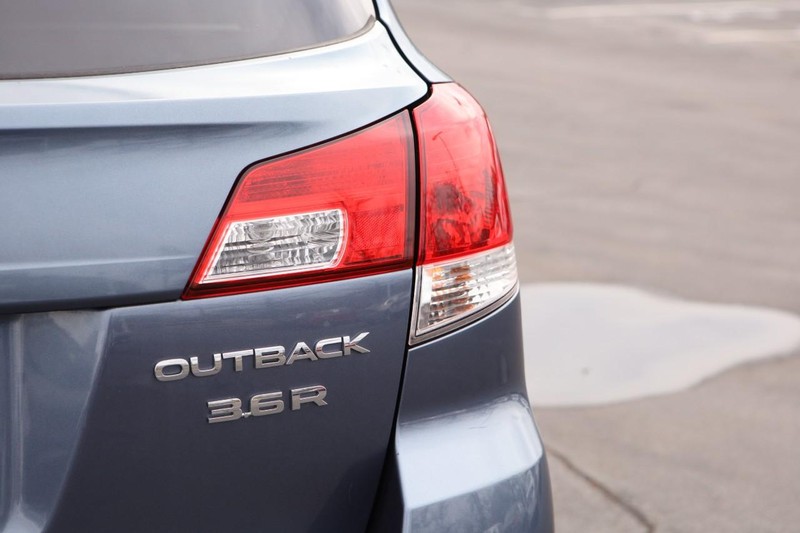 Subaru Outback Vehicle Image 09