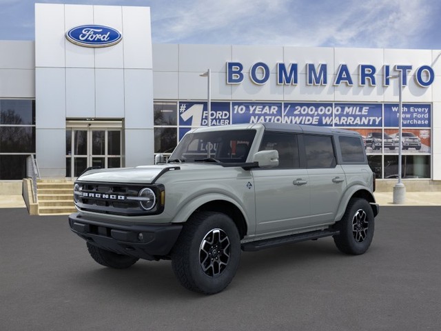2024 Ford Bronco Outer Banks at Bommarito Ford in Hazelwood MO