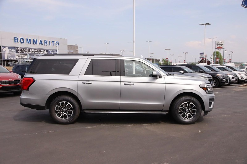 2022 Ford Expedition Max XLT photo