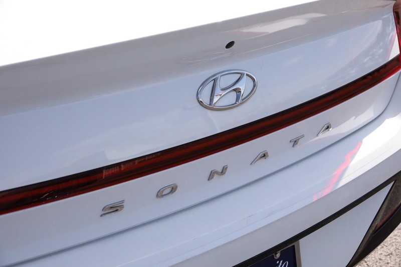 Hyundai Sonata Vehicle Image 08