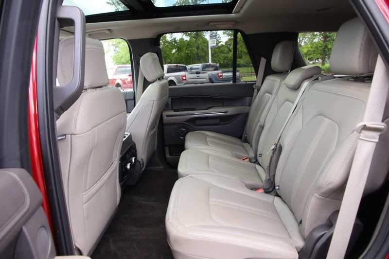 Ford Expedition Vehicle Image 15