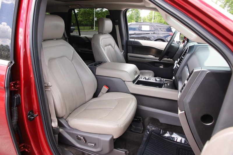 Ford Expedition Vehicle Image 32