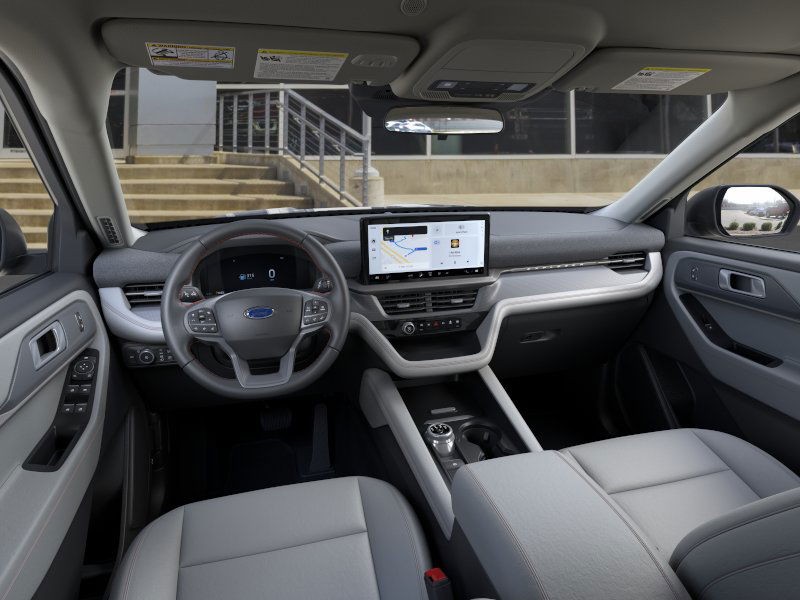 Ford Explorer Vehicle Image 09