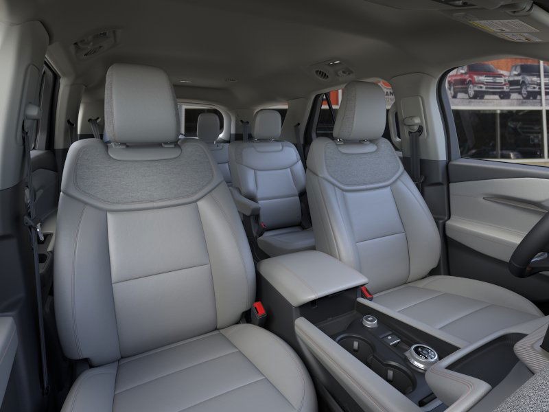 Ford Explorer Vehicle Image 10