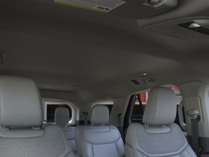 Ford Explorer Vehicle Image 22