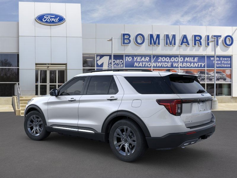 Ford Explorer Vehicle Image 04