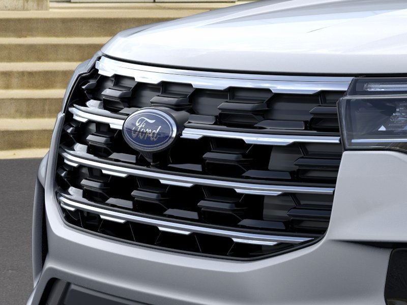 Ford Explorer Vehicle Image 17