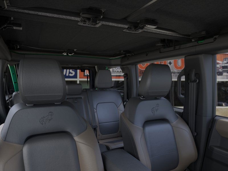 Ford Bronco Vehicle Image 12