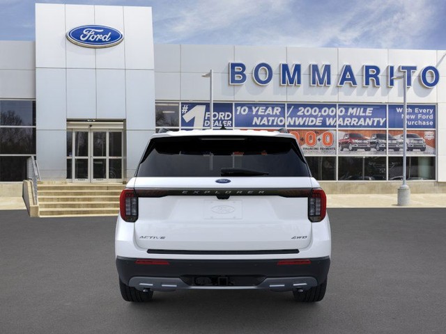 Ford Explorer Vehicle Image 05