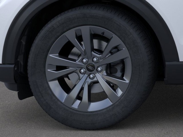 Ford Explorer Vehicle Image 19