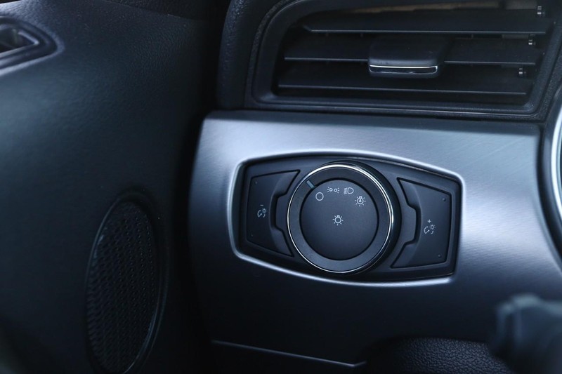 Ford Mustang Vehicle Image 19