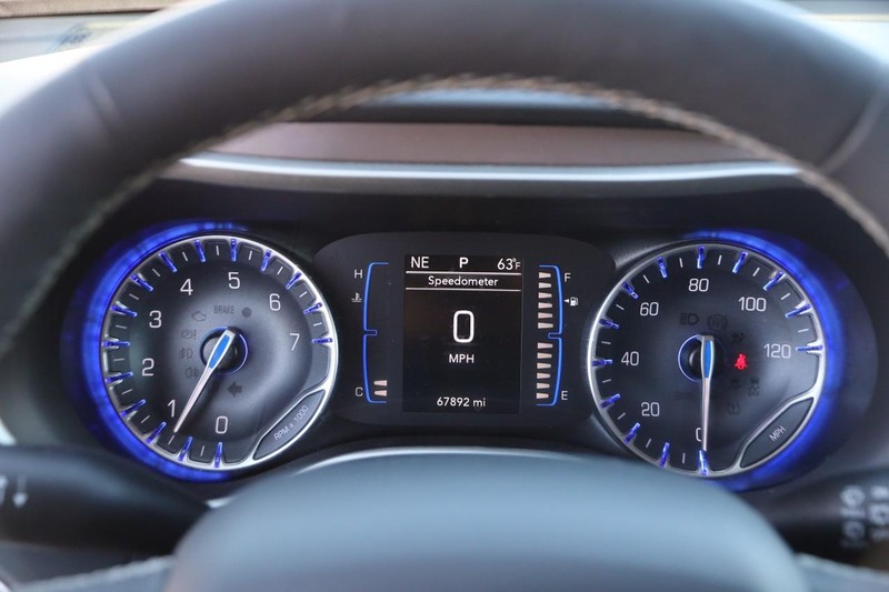 Chrysler Voyager Vehicle Image 15