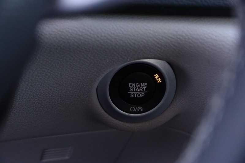 Chrysler Voyager Vehicle Image 16