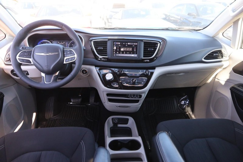 Chrysler Voyager Vehicle Image 20