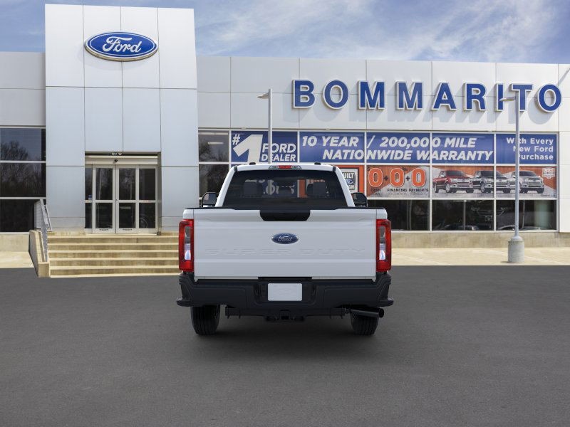Ford Super Duty F-250 SRW Vehicle Image 05