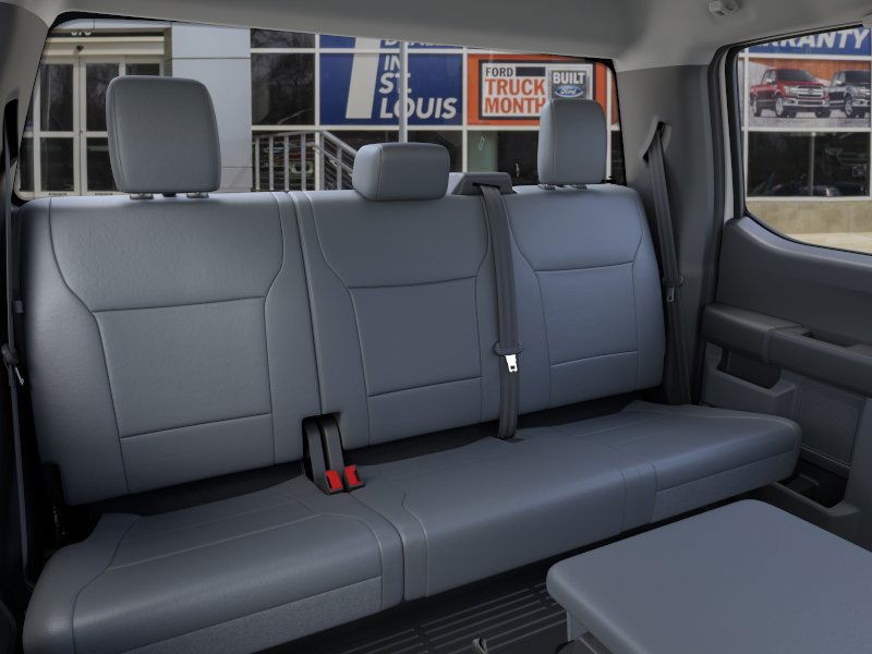 Ford Super Duty F-250 SRW Vehicle Image 11