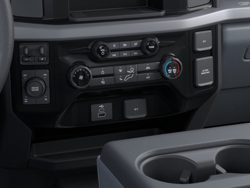 Ford Super Duty F-250 SRW Vehicle Image 15