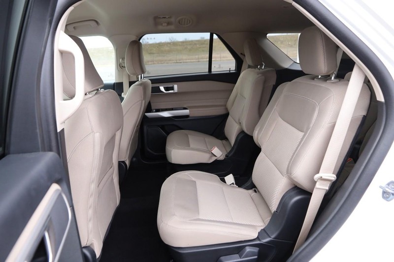 Ford Explorer Vehicle Image 10