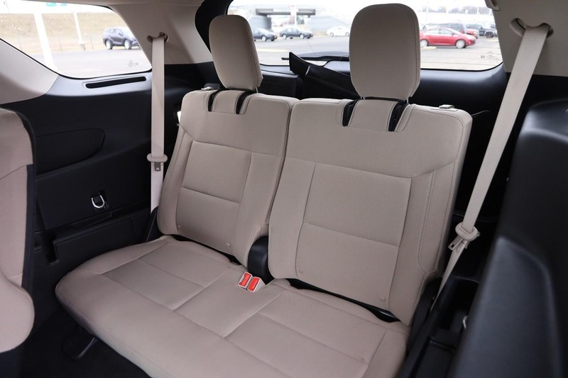 Ford Explorer Vehicle Image 11