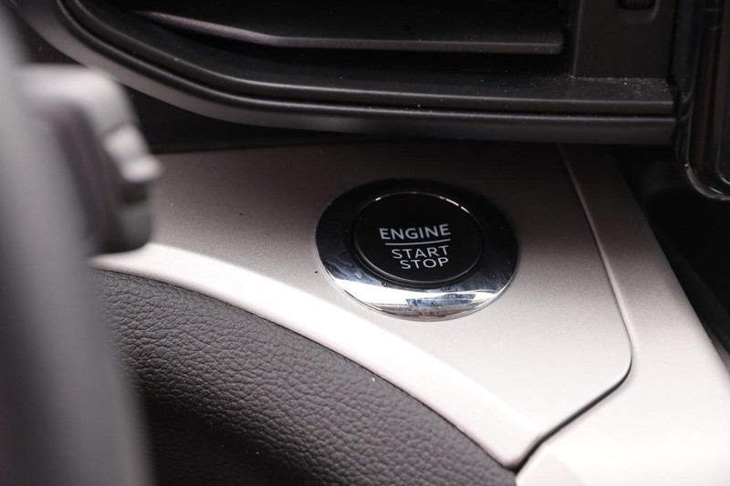 Ford Explorer Vehicle Image 16