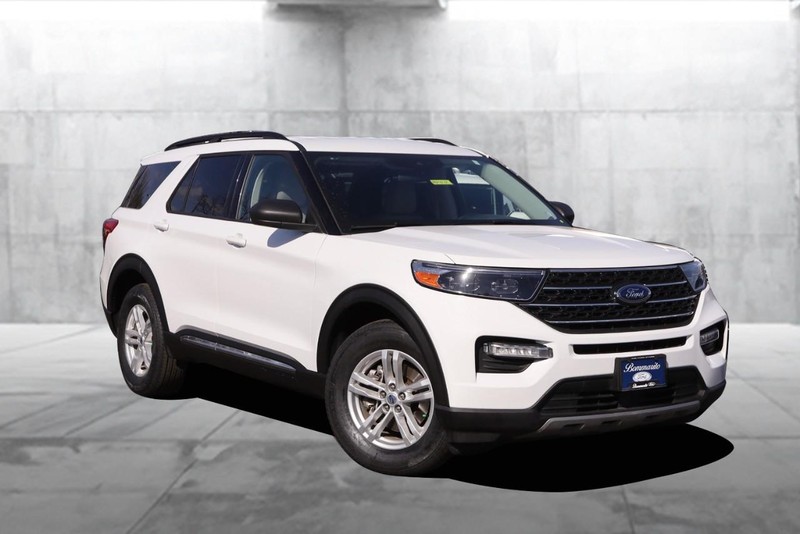 Ford Explorer Vehicle Image 02