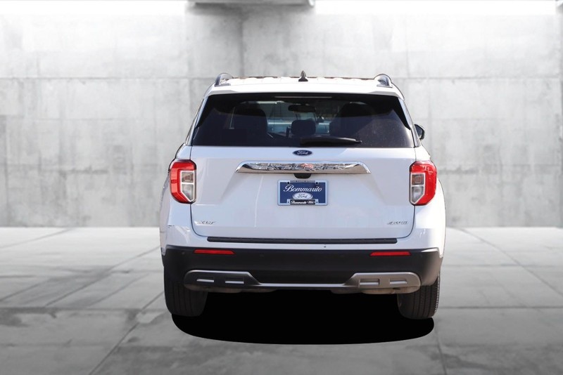 Ford Explorer Vehicle Image 06