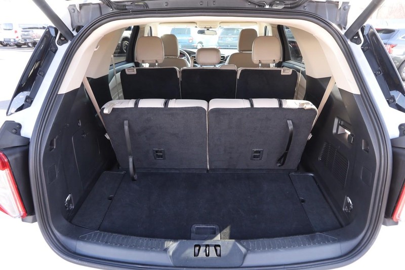 Ford Explorer Vehicle Image 07