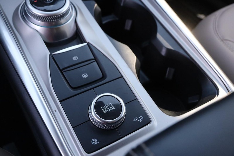 Ford Explorer Vehicle Image 20
