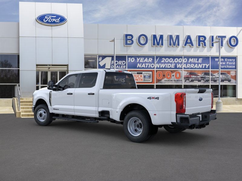 Ford Super Duty F-350 DRW Vehicle Image 04