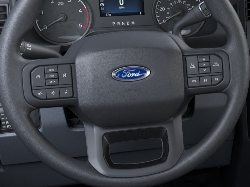 Ford Super Duty F-350 DRW Vehicle Image 12