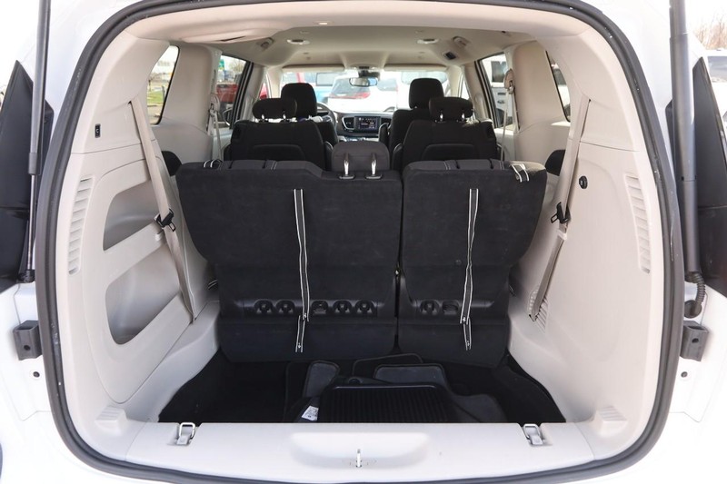 Chrysler Voyager Vehicle Image 07