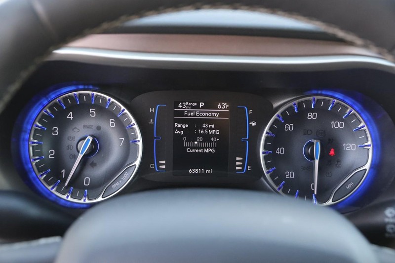 Chrysler Voyager Vehicle Image 15