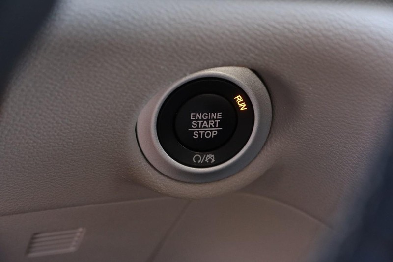 Chrysler Voyager Vehicle Image 16