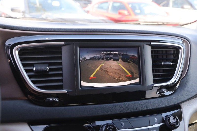 Chrysler Voyager Vehicle Image 18