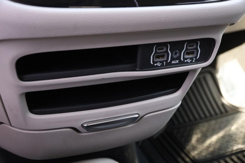 Chrysler Voyager Vehicle Image 20